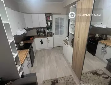 2-комнатная квартира, этаж 5 из 5, 64 м², миниатюра 2