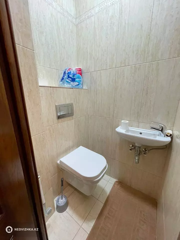 4-комнатная квартира, этаж 4 из 9, 92 м², фотография 3