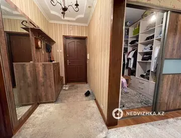 4-комнатная квартира, этаж 4 из 9, 92 м², миниатюра 10
