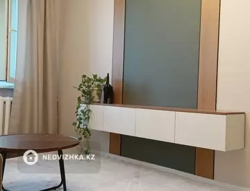 1-комнатная квартира, этаж 4 из 4, 33 м²