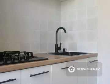1-комнатная квартира, этаж 4 из 4, 33 м²