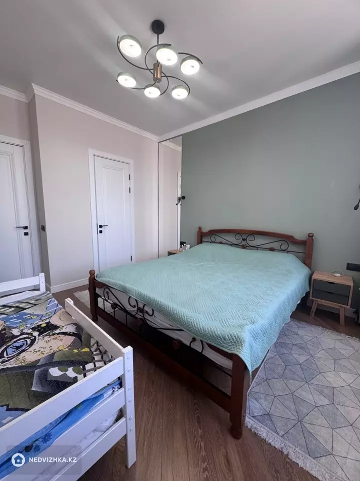 3-комнатная квартира, этаж 4 из 9, 96 м², фотография 3