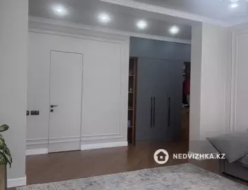 3-комнатная квартира, этаж 4 из 9, 96 м²