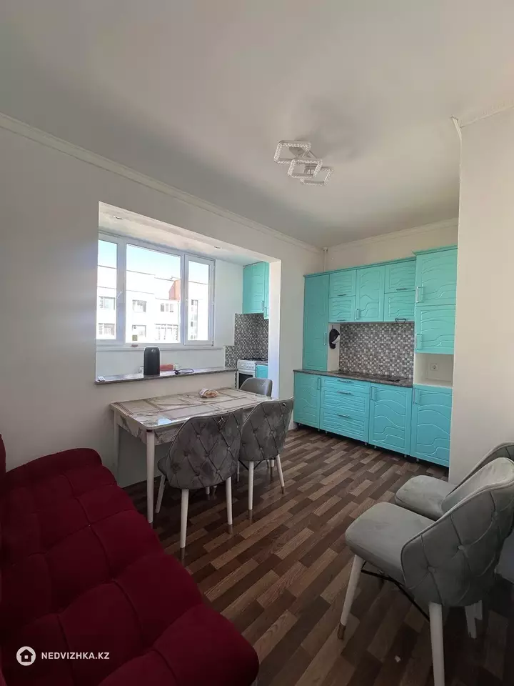 1-комнатная квартира, этаж 4 из 5, 48 м², На длительный срок