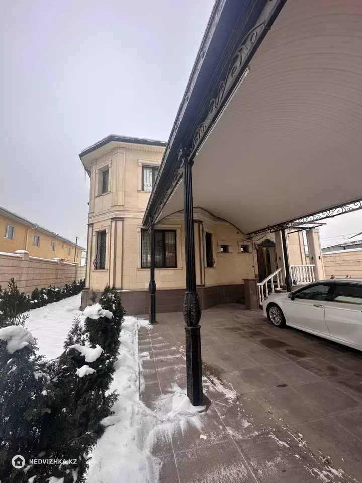 6-комнатный дом, 8 соток, 220 м², фотография 2