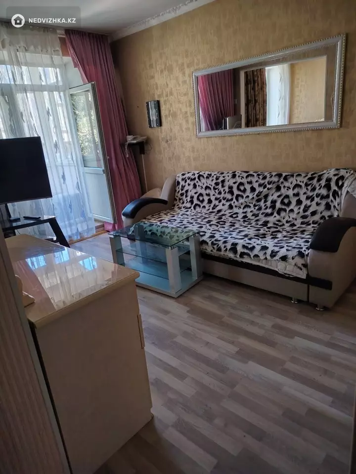 2-комнатная квартира, этаж 2 из 2, 38 м², фотография 2