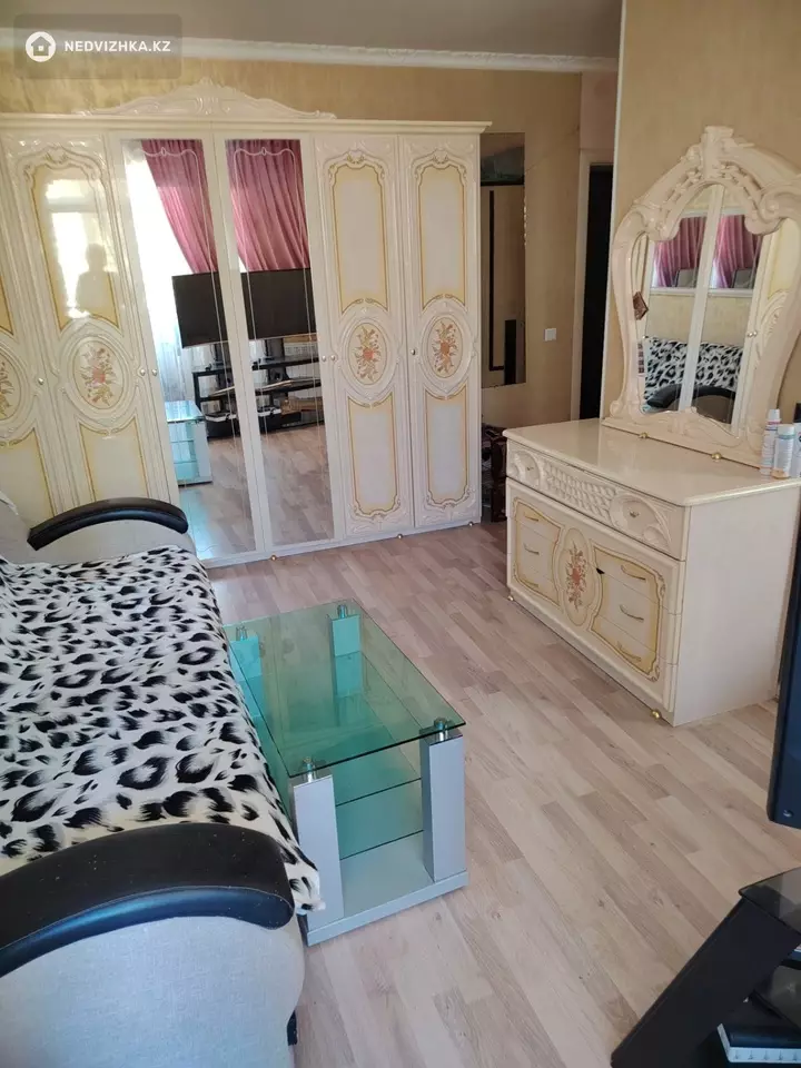 2-комнатная квартира, этаж 2 из 2, 38 м², фотография 3