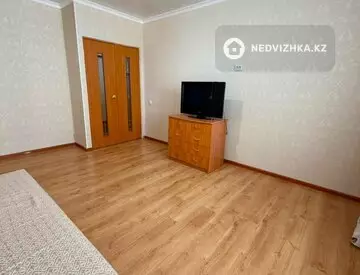 1-комнатная квартира, этаж 4 из 5, 38 м²