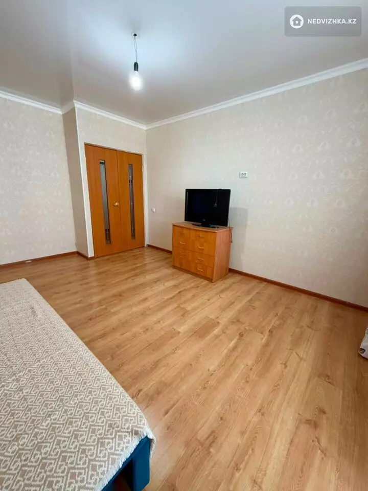 1-комнатная квартира, этаж 4 из 5, 38 м², фотография 4