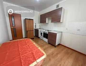 1-комнатная квартира, этаж 4 из 5, 38 м²