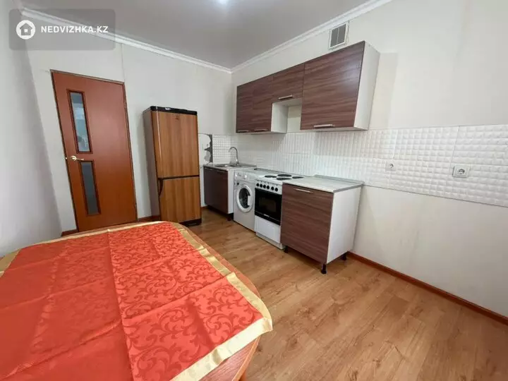 1-комнатная квартира, этаж 4 из 5, 38 м², фотография 5