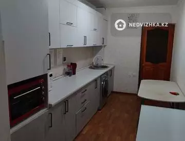 3-комнатная квартира, этаж 3 из 10, 63 м²