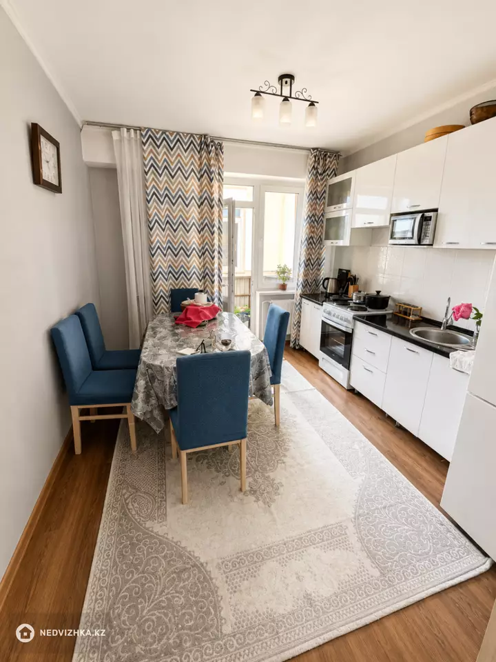 2-комнатная квартира, этаж 4 из 10, 63 м², фотография 5