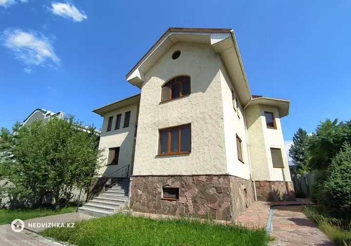 8-комнатный дом, 8 соток, 315 м²