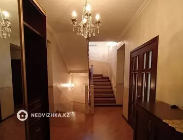8-бөлмелі үй, 8 соттық, 315 м², 5-нобай