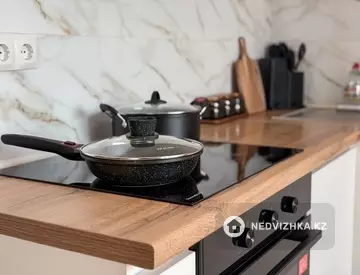2-комнатная квартира, этаж 16 из 20, 60 м², Посуточно, миниатюра 12