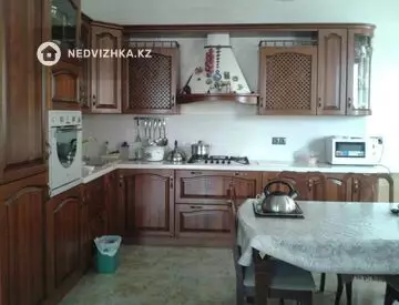 8-бөлмелі үй, 8 соттық, 315 м², 10-нобай