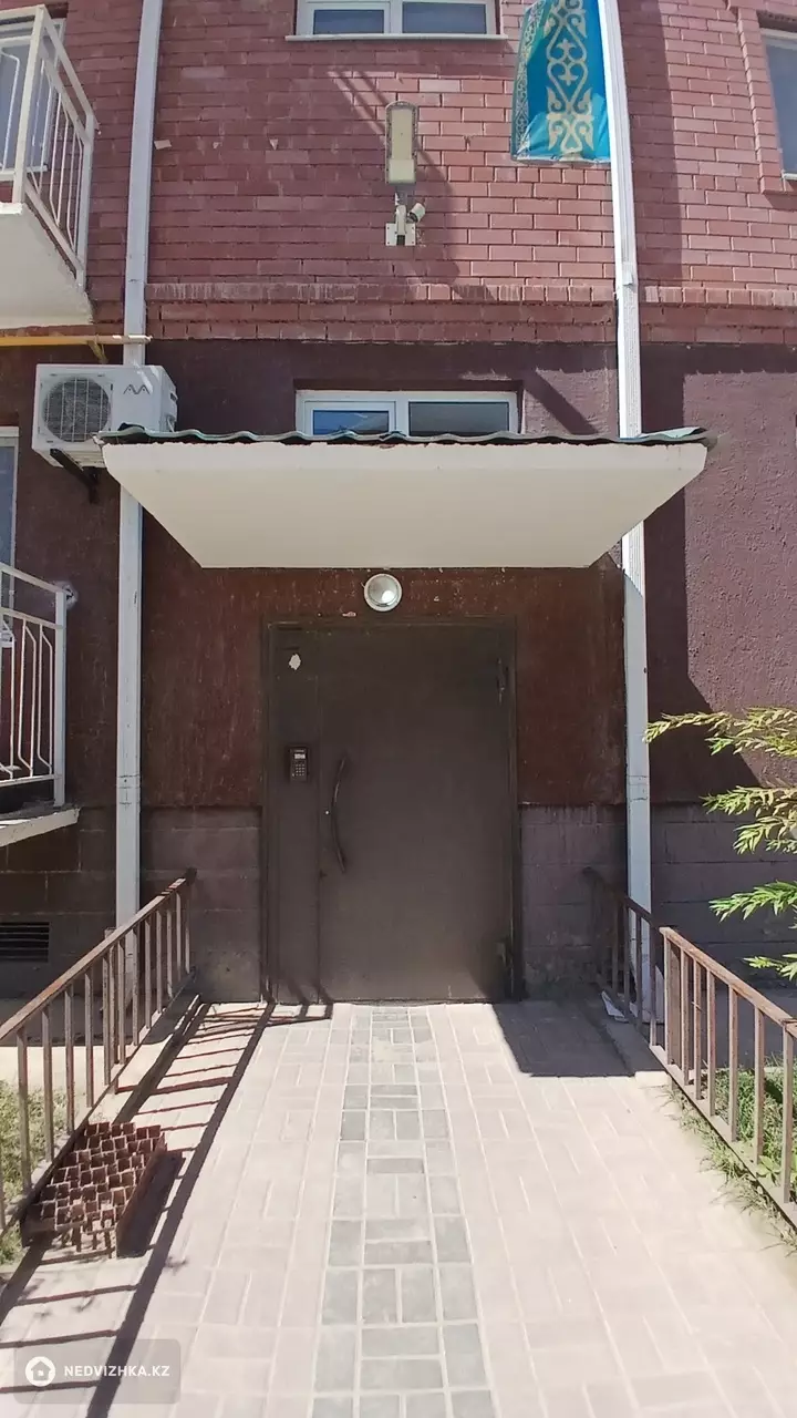 2-комнатная квартира, этаж 3 из 5, 45 м², фотография 3