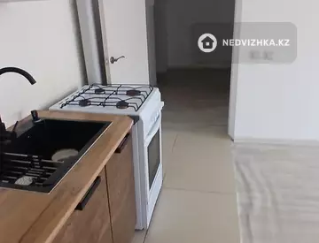 2-комнатная квартира, этаж 3 из 5, 45 м², миниатюра 6