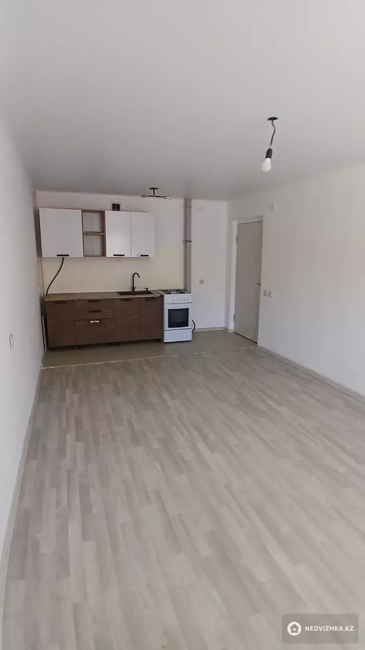 2-комнатная квартира, этаж 3 из 5, 45 м², фотография 4