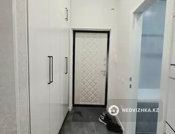 1-комнатная квартира, этаж 9 из 10, 40 м², миниатюра 8