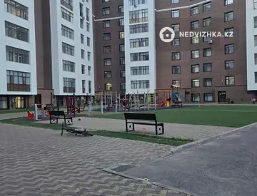 1-комнатная квартира, этаж 9 из 10, 40 м², миниатюра 12