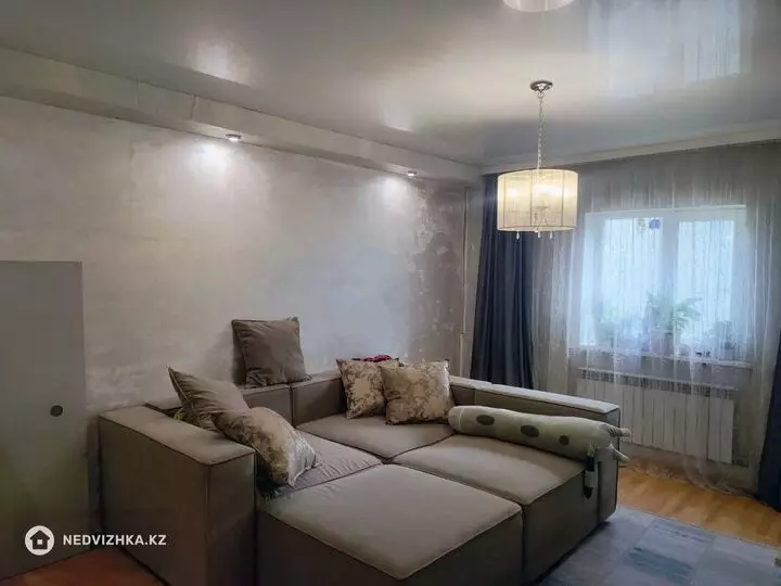 8-комнатный дом, 5 соток, 230 м², фотография 3