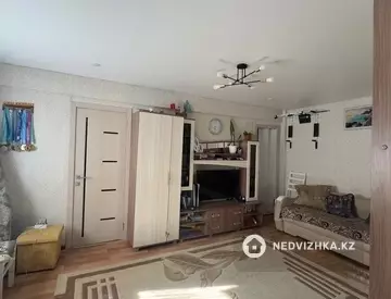 3-комнатная квартира, этаж 1 из 4, 44 м²