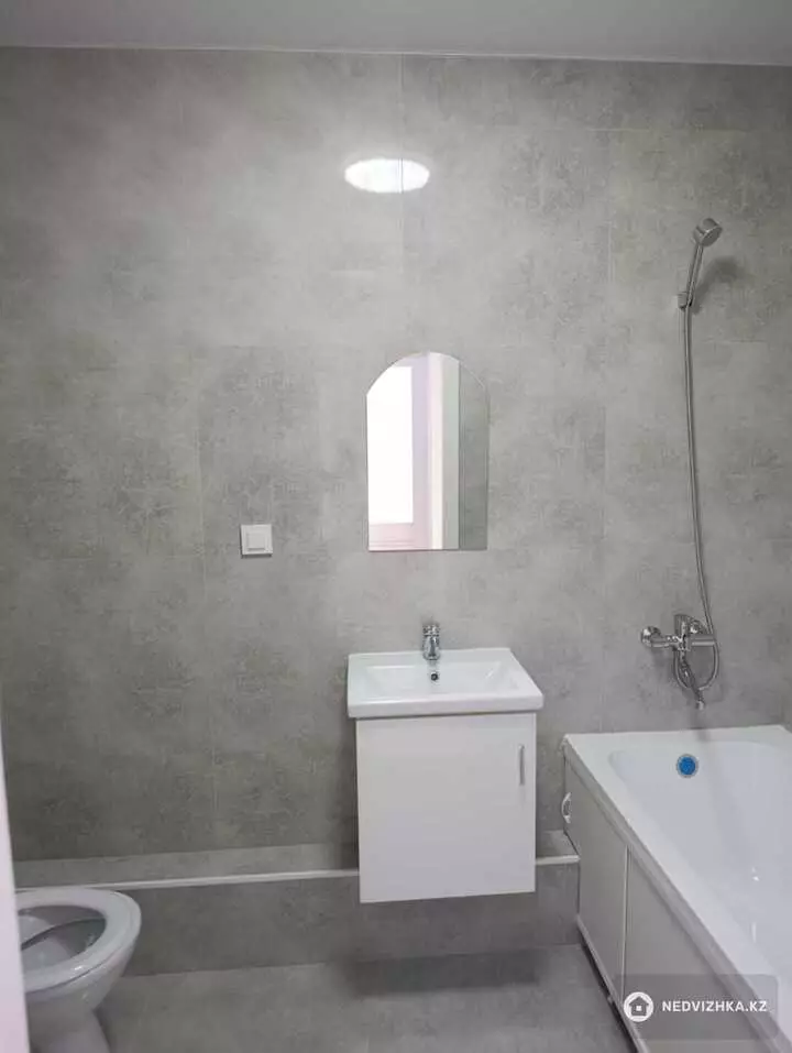 2-комнатная квартира, этаж 8 из 17, 52 м², фотография 4