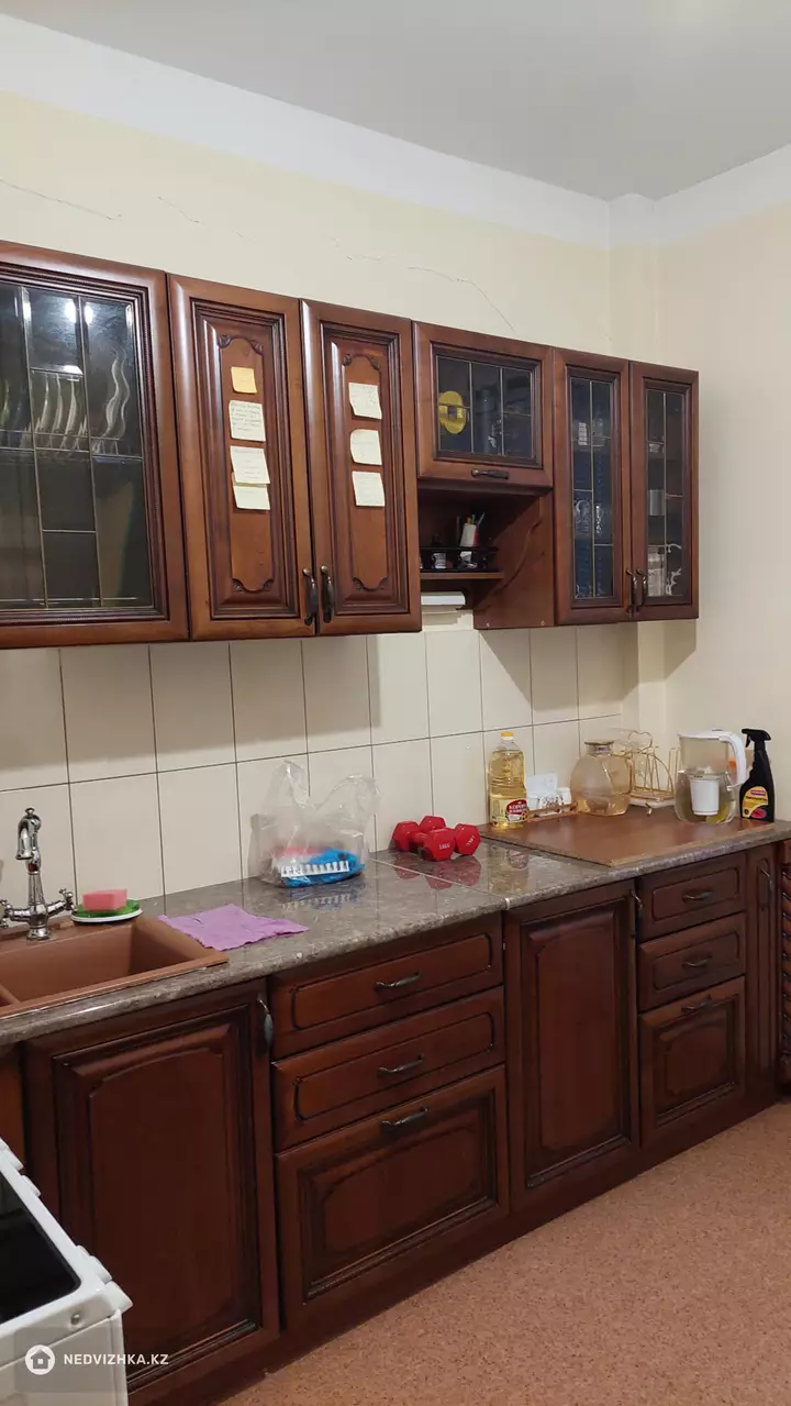 2-комнатная квартира, этаж 9 из 12, 76 м², фотография 2