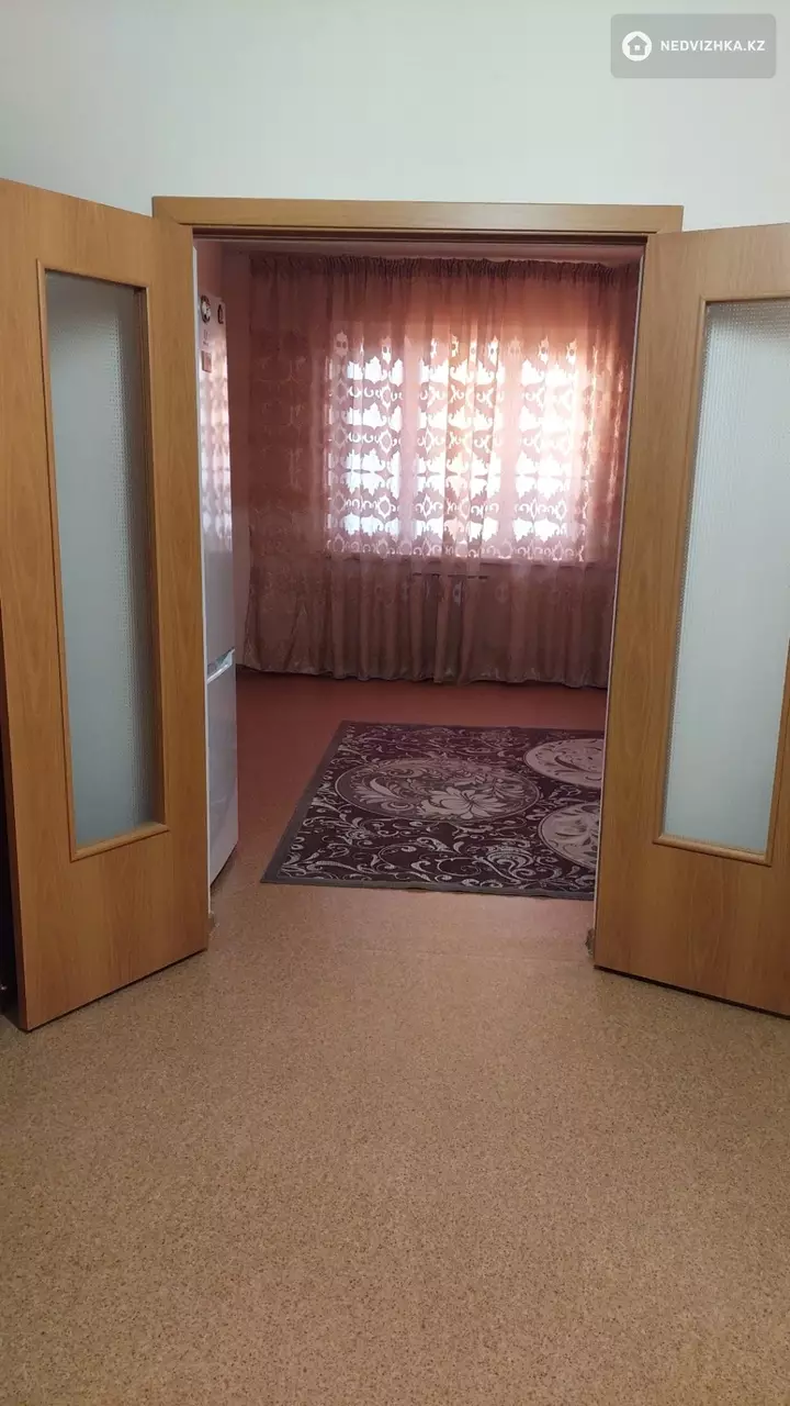2-комнатная квартира, этаж 9 из 12, 76 м², фотография 3