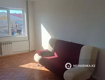 1-комнатная квартира, этаж 3 из 5, 35 м², На длительный срок, миниатюра 2