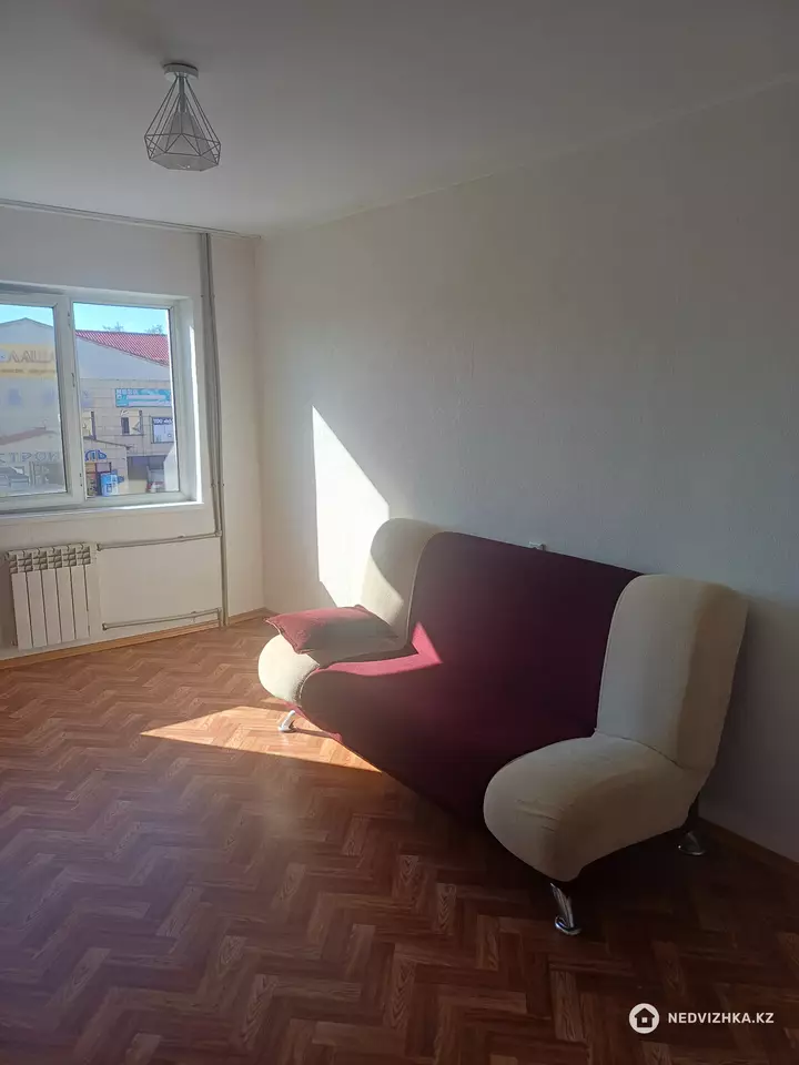 1-комнатная квартира, этаж 3 из 5, 35 м², На длительный срок, фотография 2