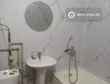 1-комнатная квартира, этаж 3 из 5, 35 м², На длительный срок, миниатюра 3