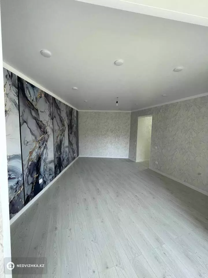 2-комнатная квартира, этаж 3 из 9, 58 м², фотография 2