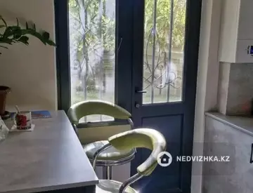 2-комнатная квартира, этаж 1 из 4, 45 м², миниатюра 6