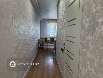 2-комнатная квартира, этаж 4 из 7, 77 м²