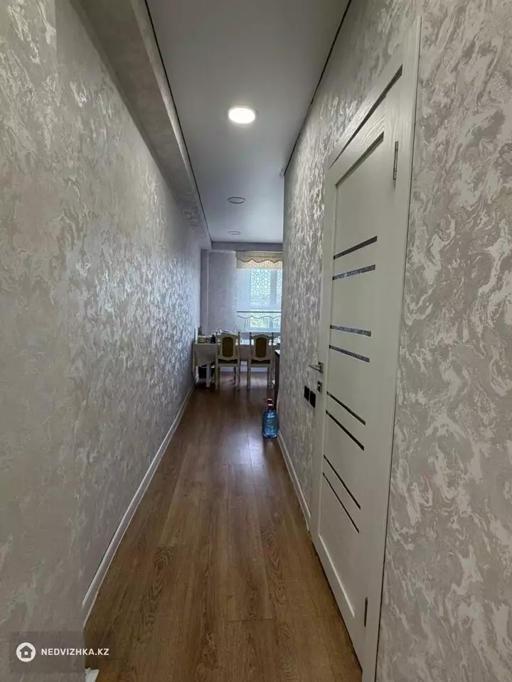 2-комнатная квартира, этаж 4 из 7, 77 м², фотография 2