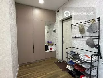 2-комнатная квартира, этаж 4 из 7, 77 м²