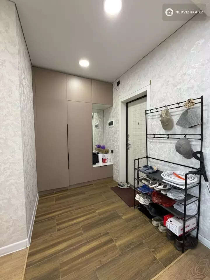 2-комнатная квартира, этаж 4 из 7, 77 м², фотография 4