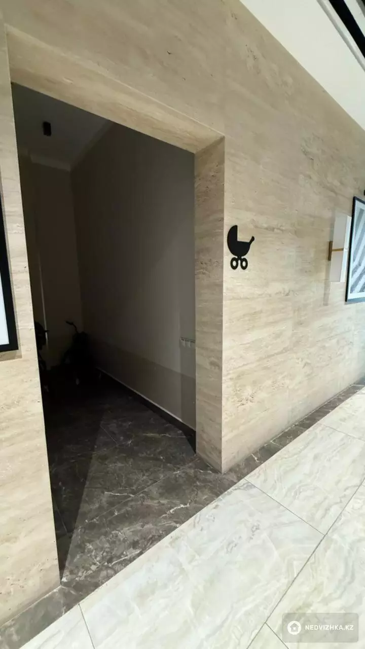 2-комнатная квартира, этаж 3 из 9, 74 м², фотография 4