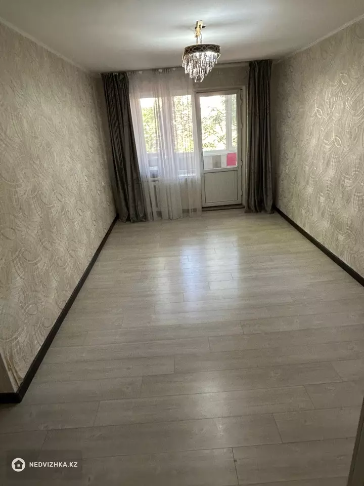 3-комнатная квартира, этаж 2 из 5, 60 м², фотография 3