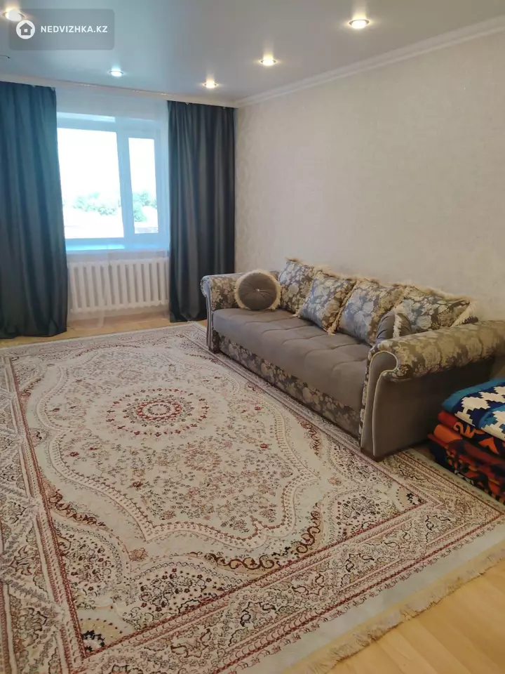 3-комнатная квартира, этаж 4 из 10, 66 м², фотография 3