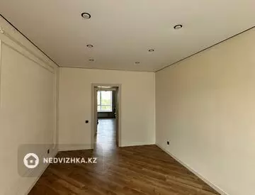 4-комнатная квартира, этаж 2 из 9, 103 м²