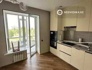 4-комнатная квартира, этаж 2 из 9, 103 м²