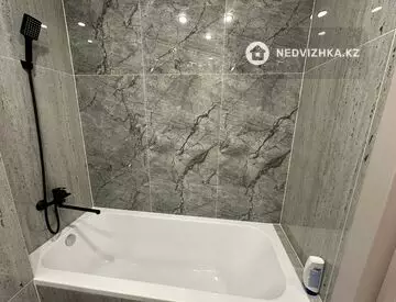 4-комнатная квартира, этаж 2 из 9, 103 м², миниатюра 9