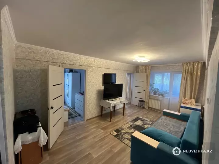 3-комнатная квартира, этаж 2 из 5, 50 м², фотография 5