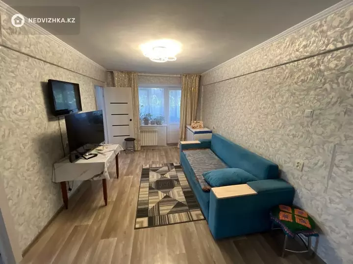 3-комнатная квартира, этаж 2 из 5, 50 м², фотография 4