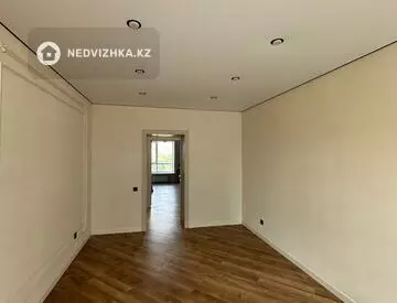 4-комнатная квартира, этаж 2 из 9, 103 м²