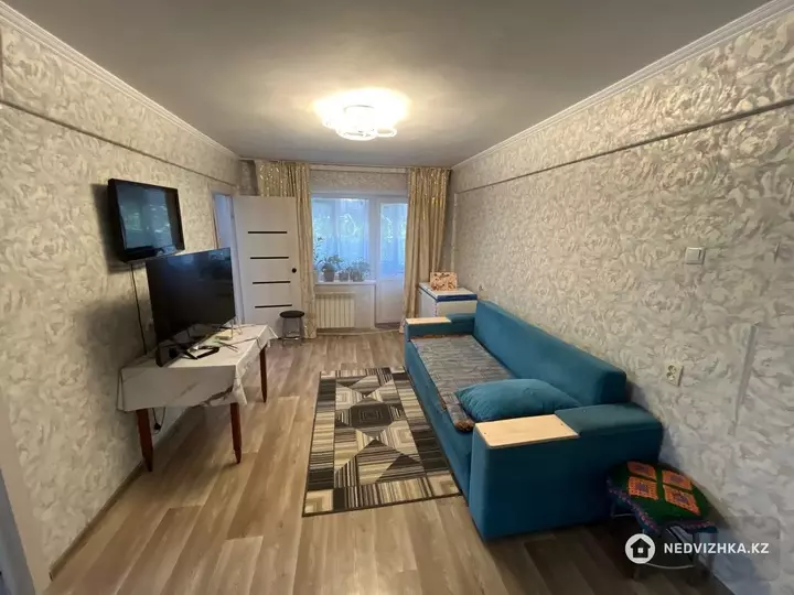 3-комнатная квартира, этаж 2 из 5, 50 м², фотография 5